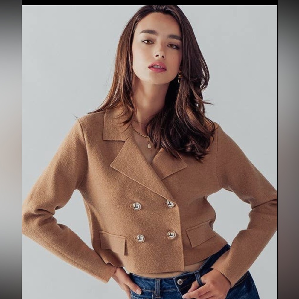 Double breasted cropped blazer